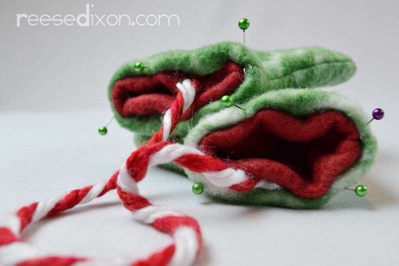 Pair of Mittens Ornament Tutorial Step 4